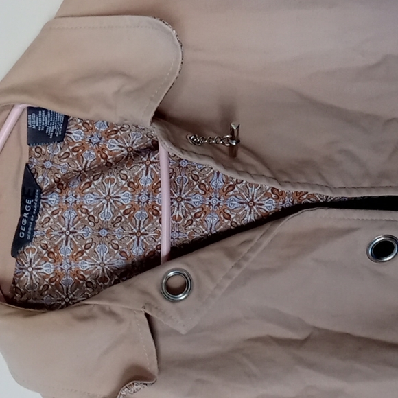 Chic Khaki Toggle Jacket - Picture 2 of 3